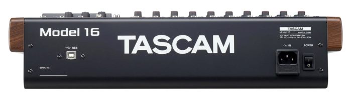 Console(s) TASCAM MODEL16 10 micro 3 stereo effets / USB