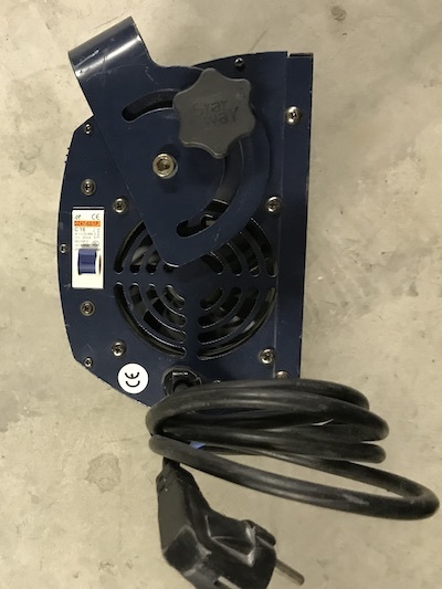 Projecteur d'effet STARWAY SuperFlash 750DMX