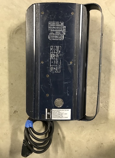 Projecteur d'effet STARWAY SuperFlash 750DMX